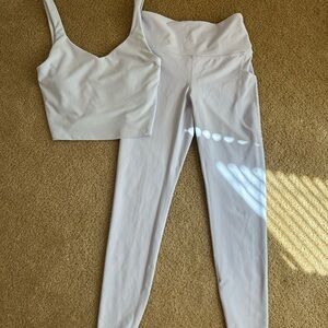 Old Navy Active High-Rise Leggings & Cropped Tank - Light/Baby Blue
